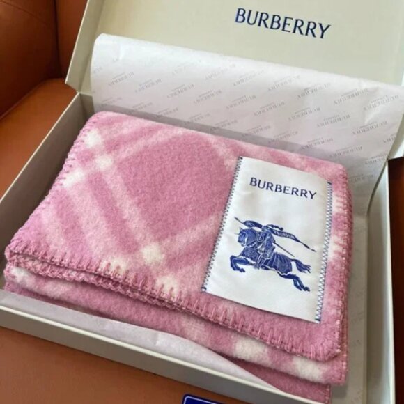Burberry Pink Check Cashmere Scarf - Picture 1 of 8
